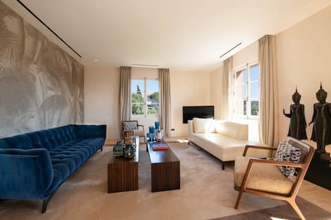 Top Airbnb: Le Duplex Résidence Signac, heart of the village in Saint Tropez