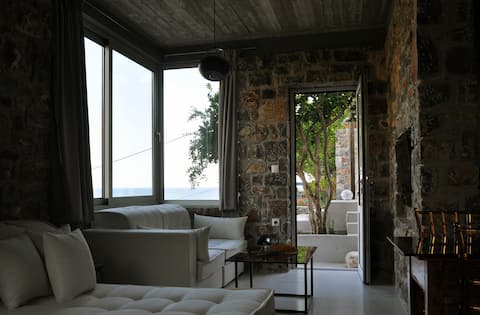 Top Airbnb: Staring at the Sea: Kotetsi DolonaScape in Tertsa in Δήμος Βιάννου