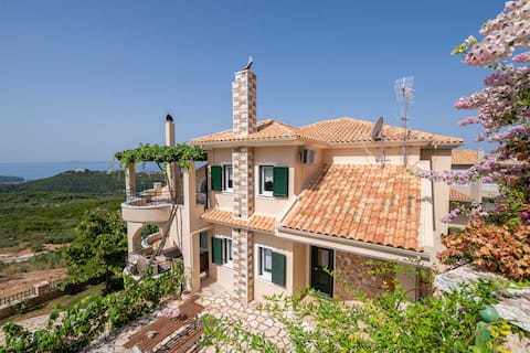 Successful Airbnb property: VILLA ORATA Luxury two-storey residence in Δήμος Ηγουμενίτσας