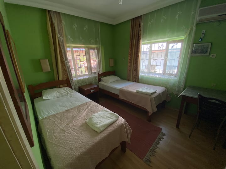 Ekonomik For 2 Person  In The Old Town - Antalya