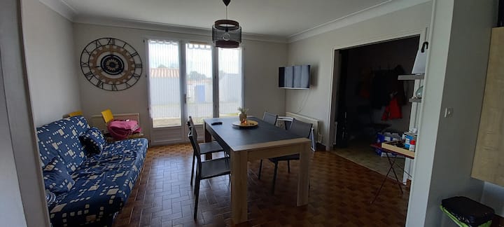 Agréable Maison De Vacances En Bord De Mer - Beauvoir-sur-Mer