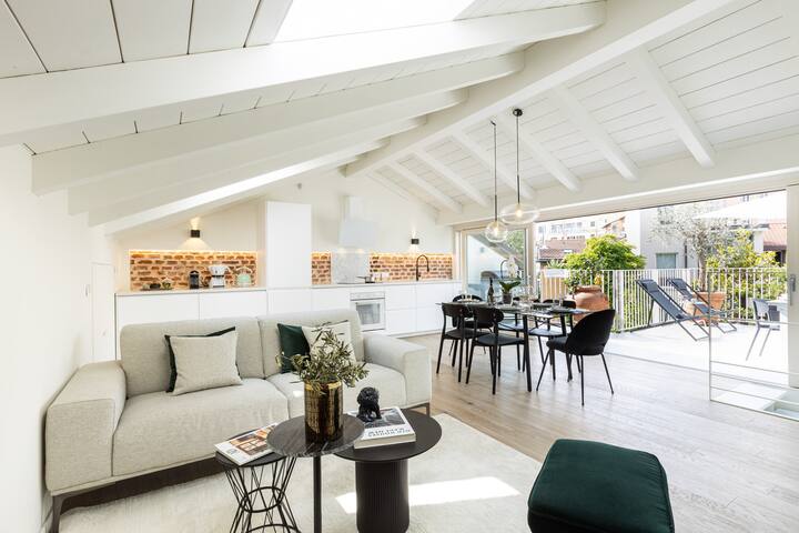 *Villa Olivo*with private terrace & Jacuzzi+3Beds! gallery image 4