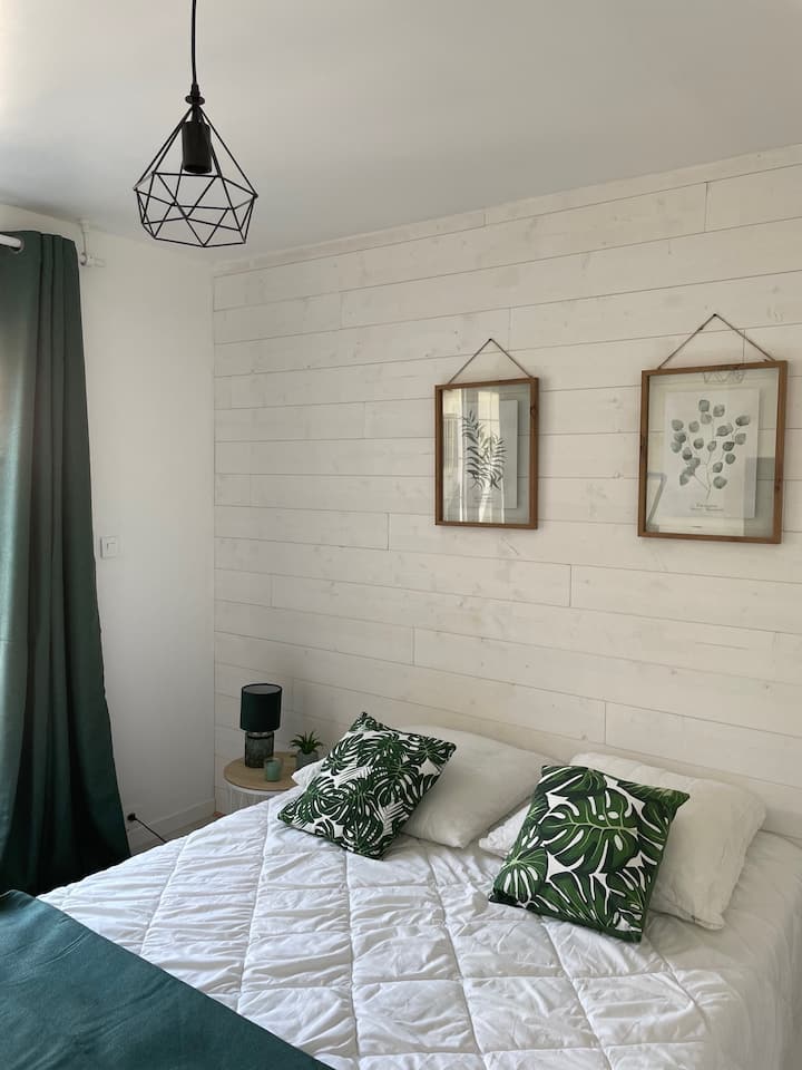 საძინებელი პირველ სართულზე