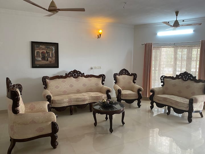 Beautiful, Spacious, Well Located Home In Aluva. - Koczin