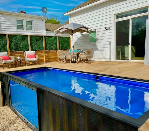 Year-Round Heated Pool Villa - 3 blocks from town