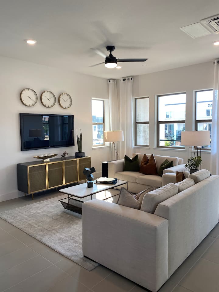Charming 1 Bedroom In A New Modern Suburban House - Morgan Hill, CA