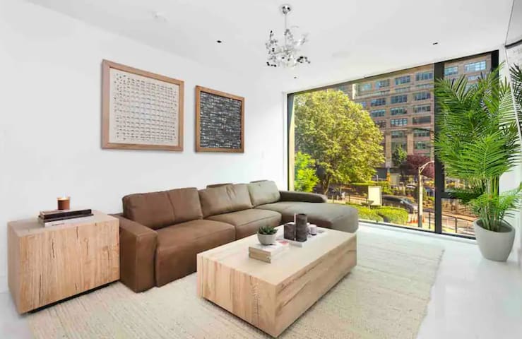 Luxurious Soho Apartment~ 3 Bedroom 2 Bathroom gallery image 2