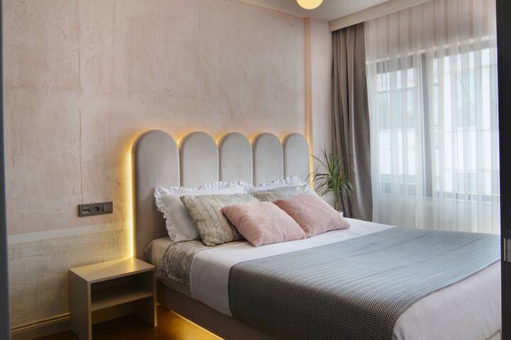 2B Perfect Location/2Jacuzzi gallery image 5