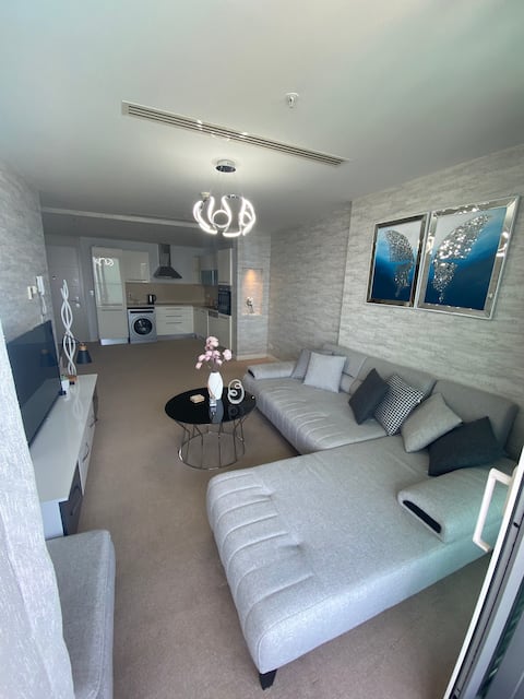 Popular Airbnb listing: Luxury Residence - FULL SEA VIEW in Zeytinburnu