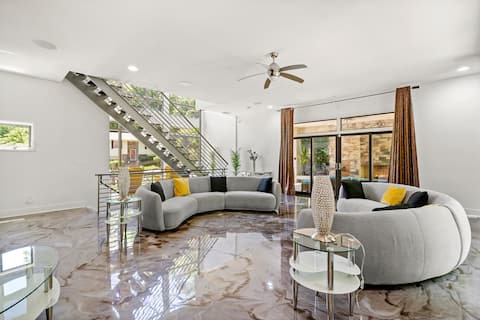Top performing Airbnb: Modern california dreamers in Collier Heights