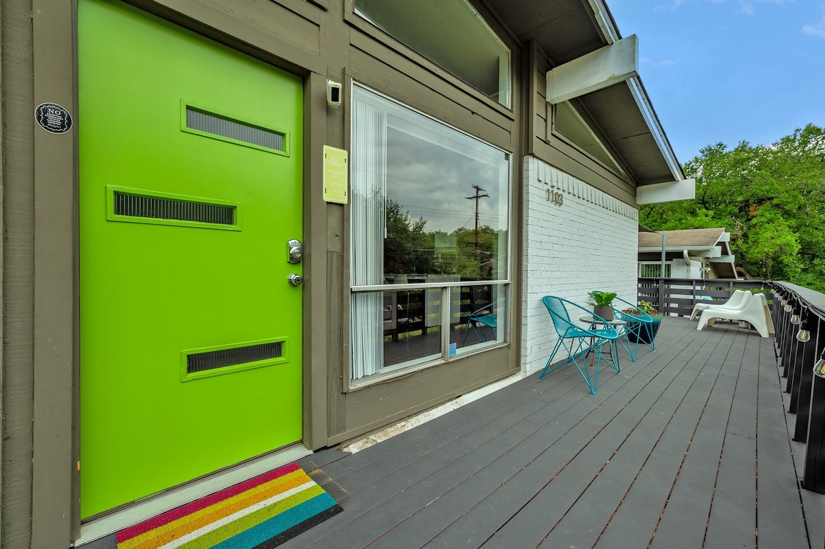 The Verde | Chic SoCo Retreat + Pet Friendly