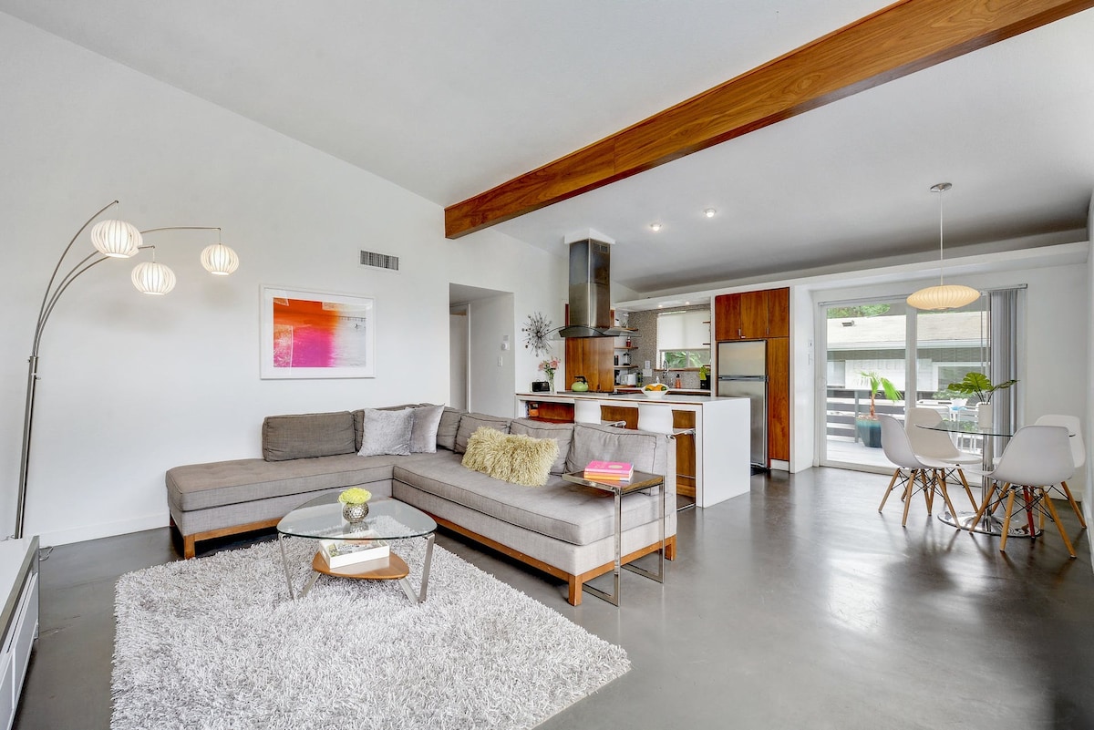 The Verde | Chic SoCo Retreat + Pet Friendly