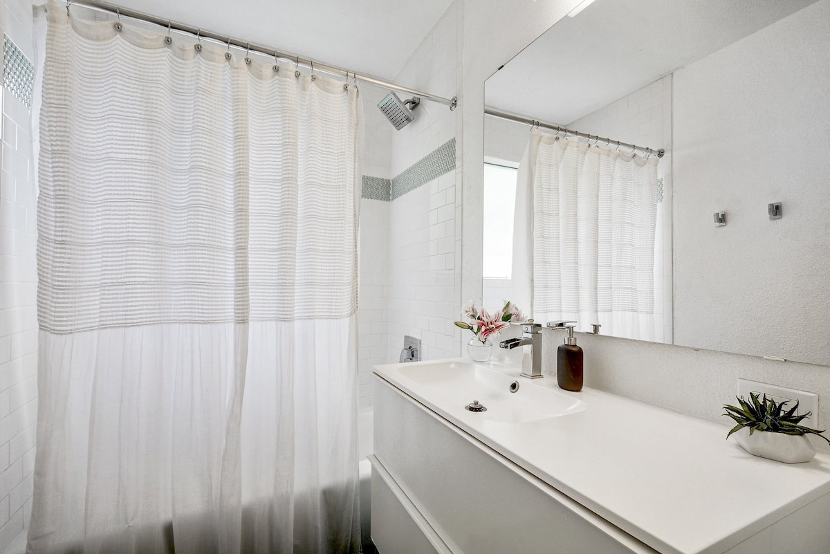 The Verde | Chic SoCo Retreat + Pet Friendly