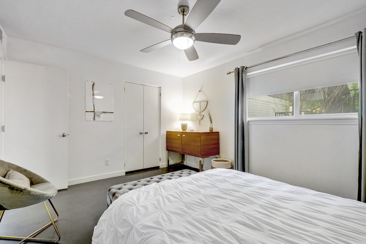 The Verde | Chic SoCo Retreat + Pet Friendly