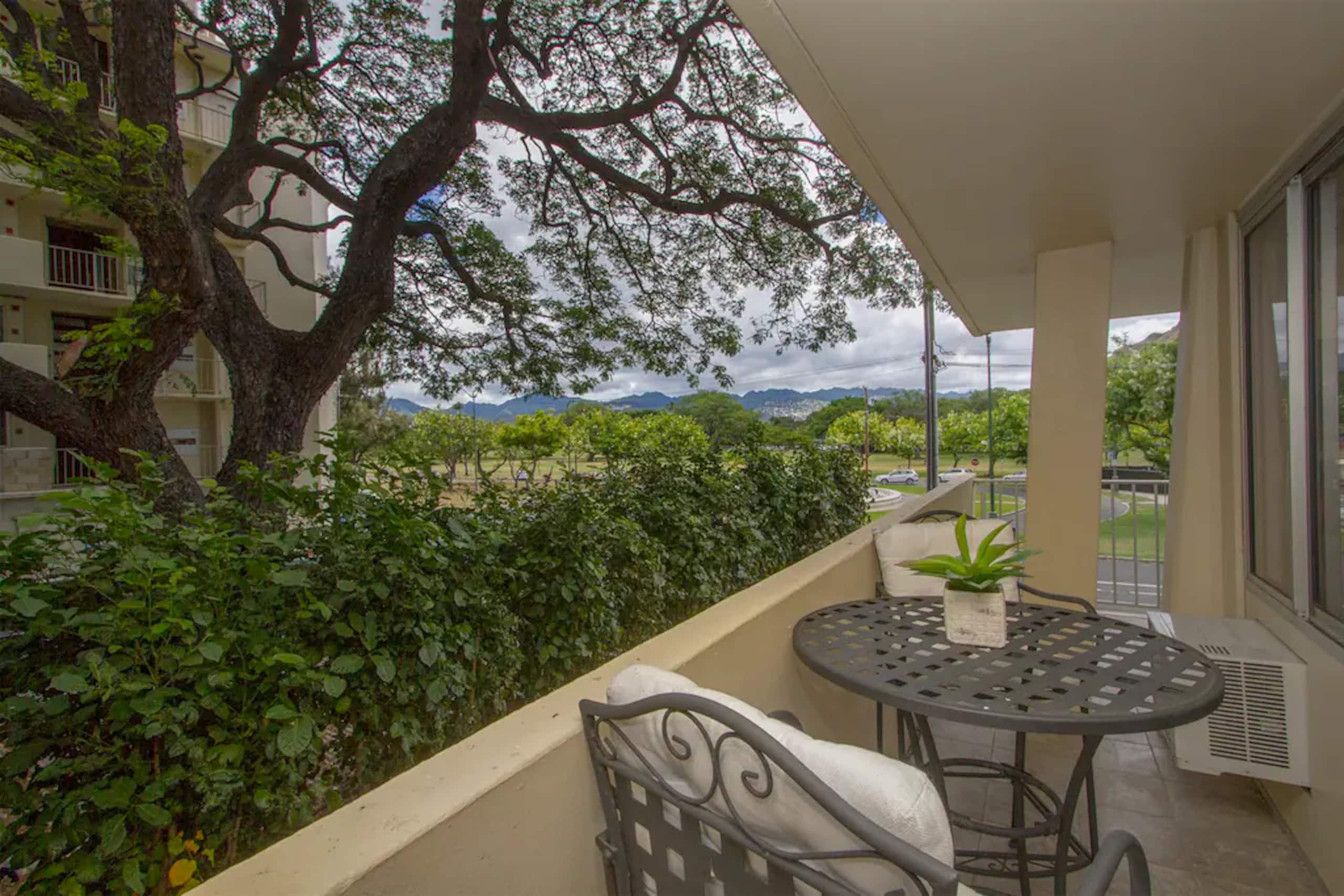 Hotel in Honolulu · ★4.16 · 1 bedroom · 1 bed · 1 private bath - Image 8