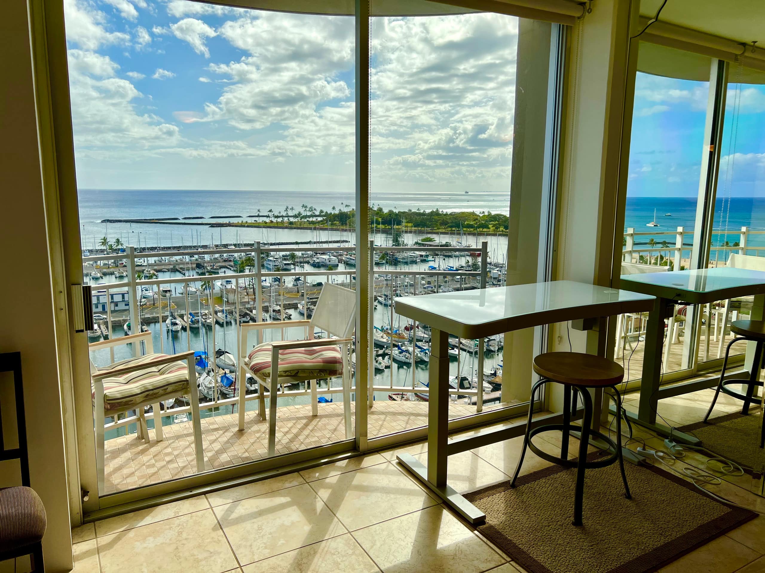 Condo in Honolulu · ★4.7 · 1 bedroom · 2 beds · 1 shared bath - Image 3