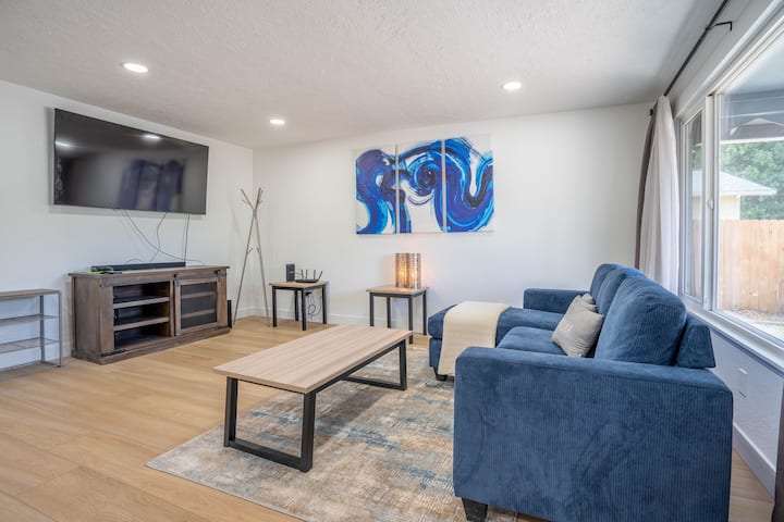 Relaxing 3 Bedroom Home Getaway - Vancouver, WA