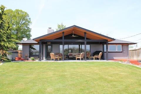Spacious Home
Amazing Golf Course & River Views