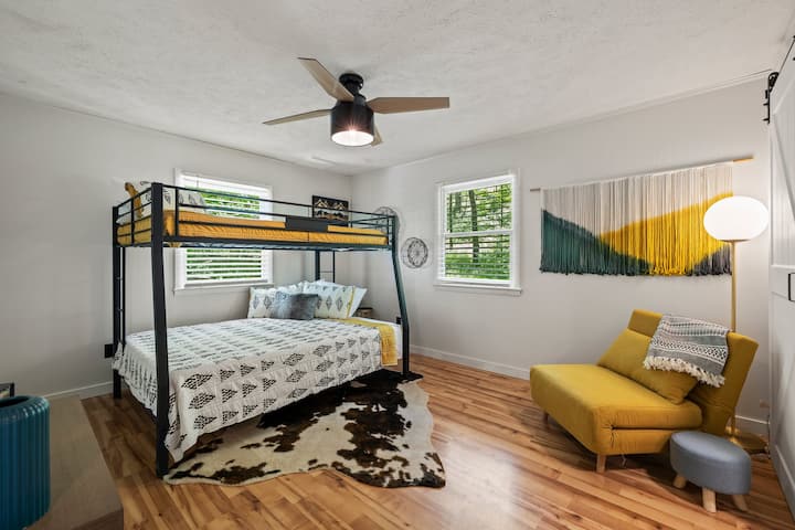 Queen Bed On Bottom ~ Full Bed on Top