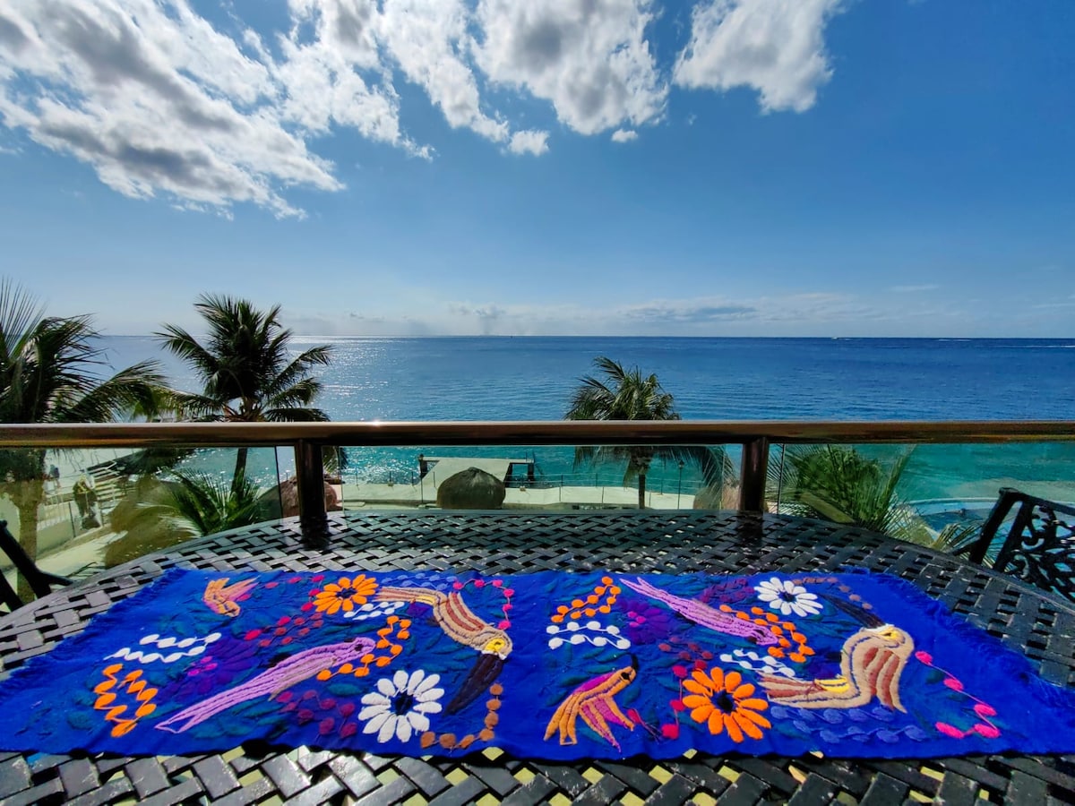 Propiedad de Airbnb exitosa: 5 Star EL CANTIL - Vista Azul Condo - Oceanfront en Cozumel