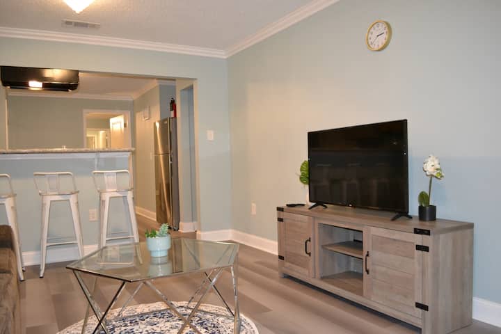 Comfy 2br 10min F Quarter Close To Everything Nola - New Orleans, LA