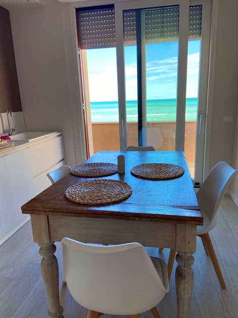 "Maki'. ", sea front, Senigallia Cesano, apartment