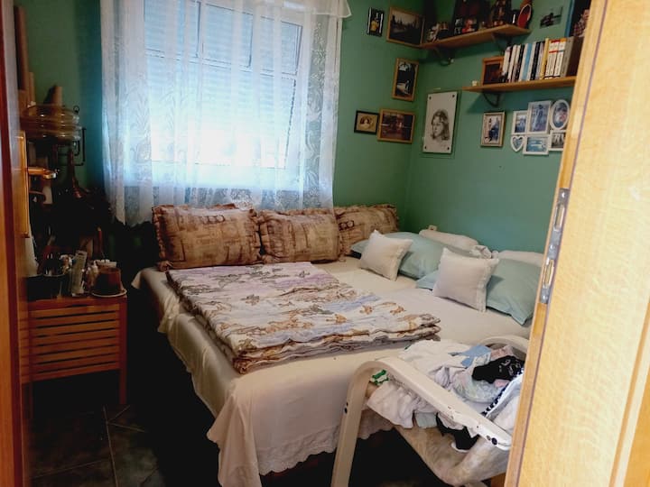 Dormitorio 1
con cama francesa
