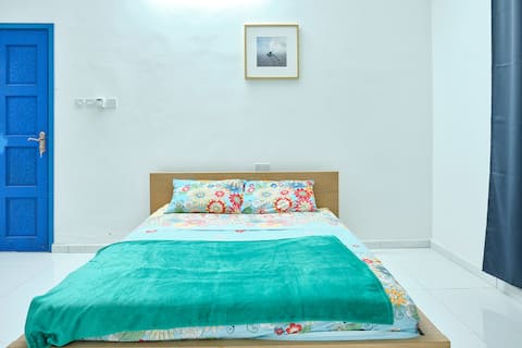 Room 4, Private En suite Room in Villa