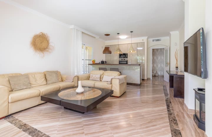 Beautiful Garden Apartment - Marbella