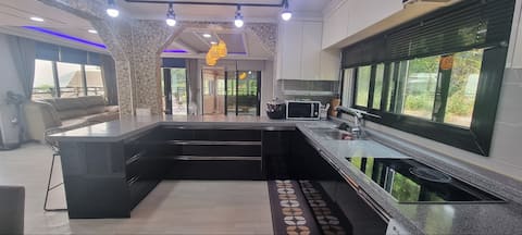 J&J Pension where you can see Sangju Eun Sand Beach at a glance (3-minute walk from the beach, Ocean