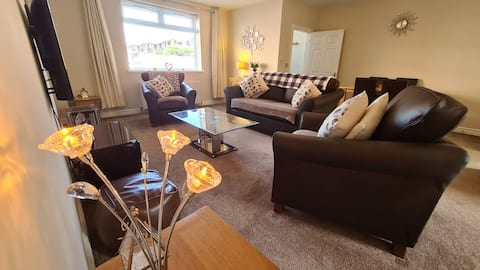 Bright and airy, 3 bedroom, house at the beach.