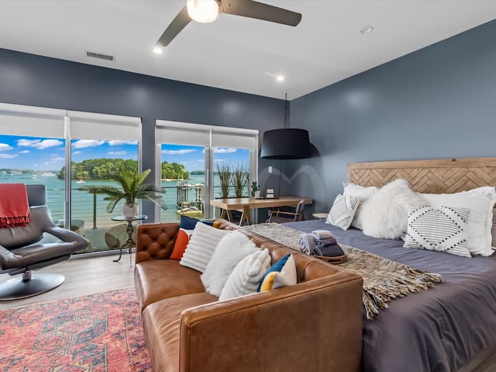 Second floor guest en suite bedroom