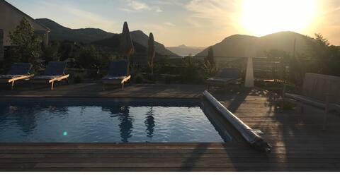 Beautiful Villa with Vineyard & Sea View Pool