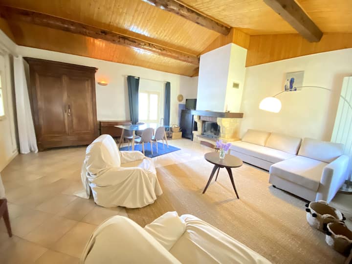 "Les Pauses", Mazet Avec Terrain Privé De 3000m2 - Nîmes