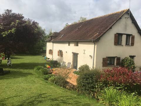 Cheerful cottage near Le Mans. 20’circuit