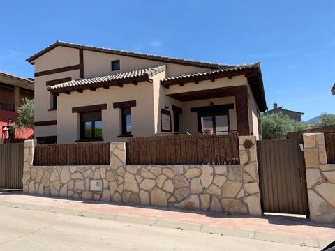 A nice country house with a swimming pool and barbecue