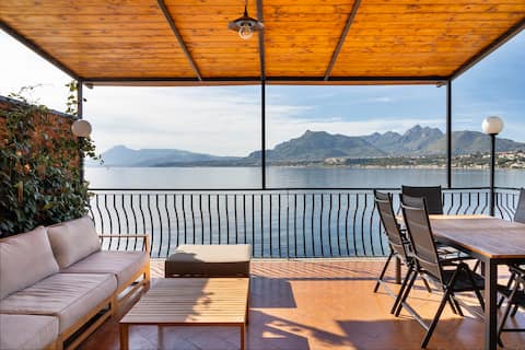Casa d'Acquisto: terrace overlooking the sea