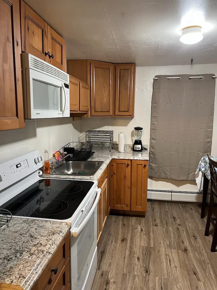 Private Cozy Master Bedroom Near Manchester Center - Dorset, VT