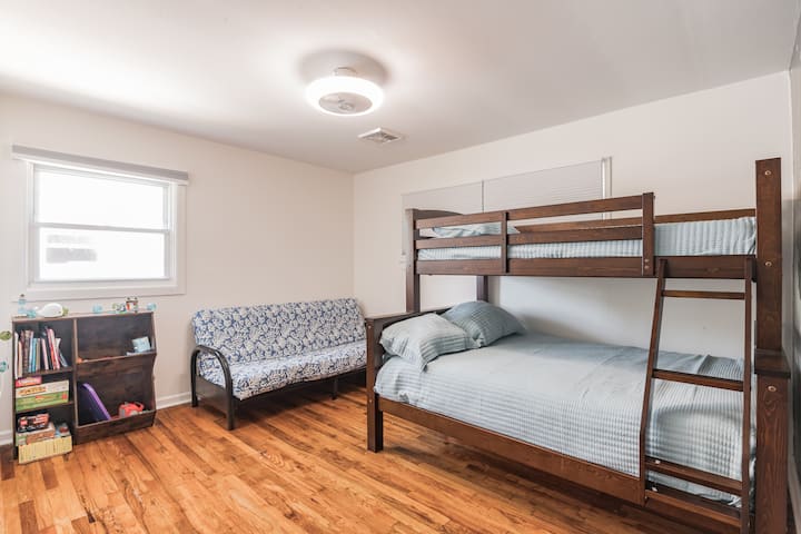 #KidFriendlyStay #FamilyRetreat # BunkBedFun# WhimsicalKidsRoom# ToysAndBooks# CozyAndBooks# CozyAndSpacious# SpringFreeMattress #PerfectForFamilies #BeachHouseVibes #RelaxAndPlay