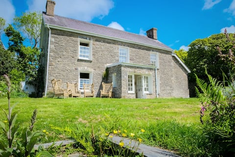 Country house near coast with mountain views