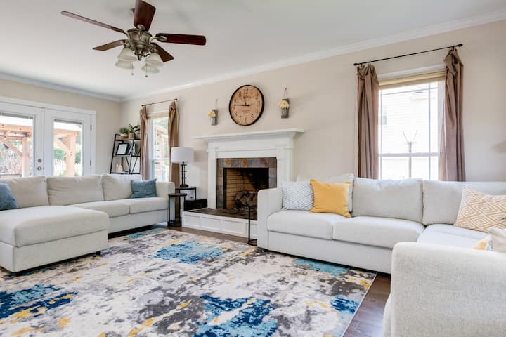 Lake Norman Oasis W/ Heated Pool, Near Charlotte - Mooresville, NC