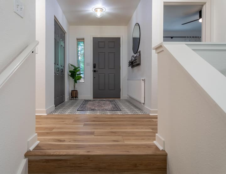 Timber Pine Retreat With Hot Tub! - Dunsmuir, CA
