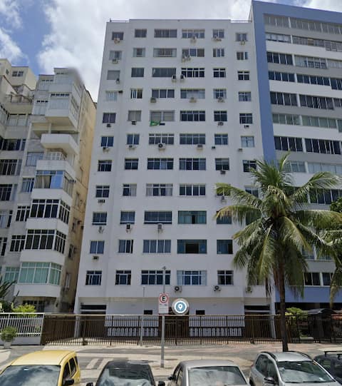 Popular Airbnb listing: Charming apartment on the Copacabana waterfront! in Copacabana