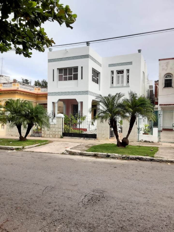Casa estilo Colonial en la Habana - Airbnb