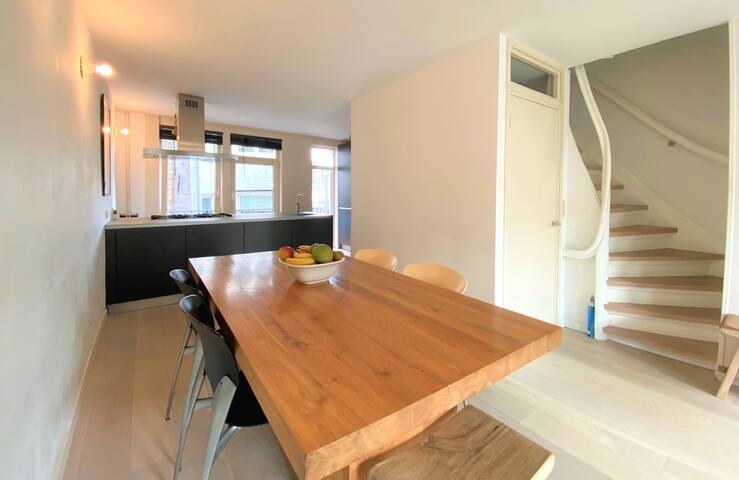 ★ 3BED ★ 2BATH ★ CITY CENTER ★ ROOFTOP TERRACE ★ gallery image 4