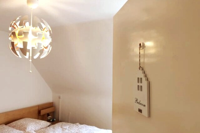 غرفة نوم بسرير مزدوج (160 × 200 سم)