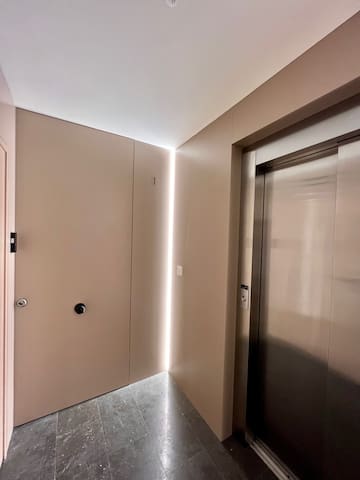 Reyes Católicos managed Airbnb listing 2