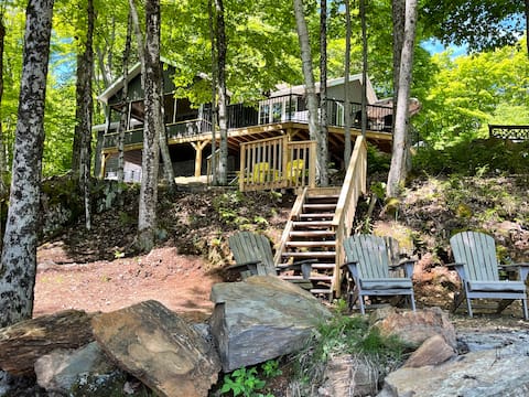 Modern Lakefront Retreat: Relax-Play-Explore