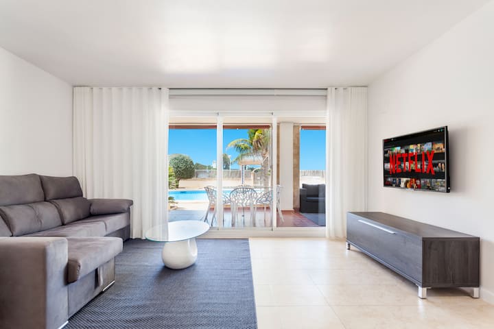Lujoso Y Equipado Apartamento En Playa Del Arenal - Jávea