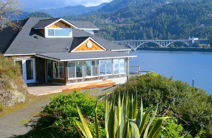 River's End-Ocean+River Views+2 acres+Hot tub